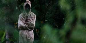 Meresahkan Warga Tiap Malam, Polisi Amankan 'Pocong' Sering Muncul Bawah Pohon Bambu di Bandung Barat