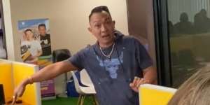 Viral Video Bos Beri Nasihat Para Pegawai yang Bikin Warganet Terbuai: `Nggak Nyaman, Laporin ke Saya`