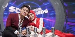 Beredar Video Lesti dan Rizky Billar Mesra-mesraan usai Cabut Laporan, Cek Faktanya