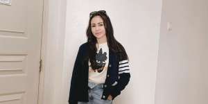 Gaya Gemas Momo Geisha Hadiri Acara Ultah, Tenteng Tas Seharga Avanza