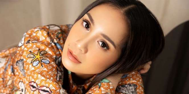 Gemasnya Kemeja Corak Nagita Slavina yang Harganya Bikin Netizen +62 Cemas