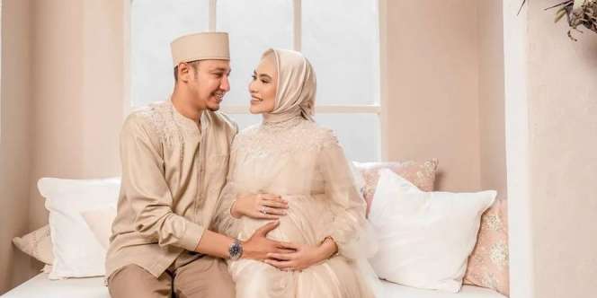 Kartika Putri Melahirkan Anak Kedua di Rumah, Ari-Ari Dipotong Suami Pakai Lilin