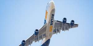 Detik-Detik Roda Pesawat Jumbo Terlepas Saat Take Off