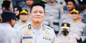 Brigjen Krishna Murti Posting Foto Salaman dengan Kapolri Jenderal Sigit: Sudah Lama Tak Lihat Senyum Beliau