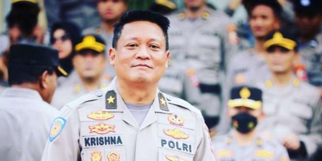 Brigjen Krishna Murti Posting Foto Salaman dengan Kapolri Jenderal Sigit: Sudah Lama Tak Lihat Senyum Beliau