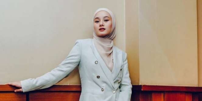 Tengok 3 Style Dinda Hauw Berbalut Blazer Elegan 