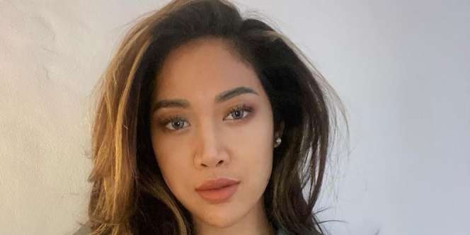 Aksi Widy Vierratale Lepas Baju di Atas Panggung Bikin Kevin Aprilio Tutup Muka