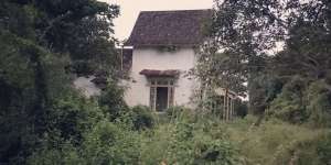 7 Rumah Angker yang Pernah Jadi Lokasi Syuting, Terakhir Paling Ngeri, Tak Ada yang Berani Masuk!