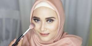 Buat Pipi Lebih Tirus Secara Natural dengan Pemakaian Blush yang Tepat