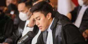 Sosok Pengacara Tampan Sangun Ragahdo yang Bikin Netizen Gagal Fokus di Sidang Anak Buah Ferdy Sambo