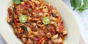 Cumi Asin Sambal Bawang, Pedasnya Menantang Lidah