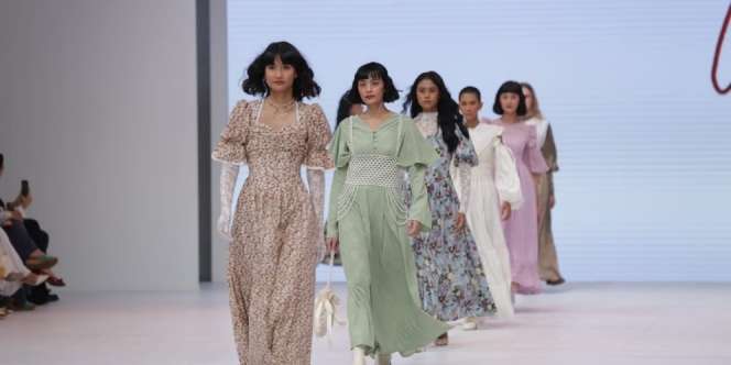 3 Koleksi Musim Semi di Runway JFW 2023