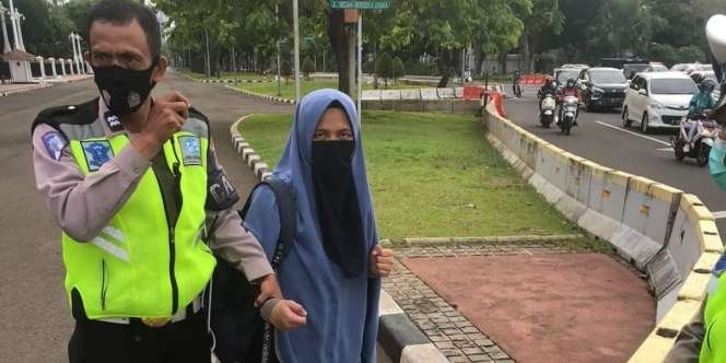 Kronologi Wanita Todongkan Pistol Terobos Istana