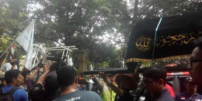 Fakta Seram Mitos Lampor atau Keranda Mayat Terbang yang Penampakannya Sering Hebohkan Warga