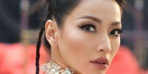 Green Liner Jadi Statement, Makeup Keren Hesti Purwadinata