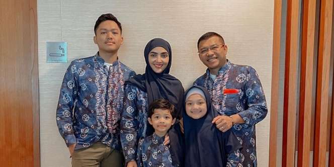 Rasa Lega Ashanty Kesampaian Umroh Bareng Keluarga Setelah Berulang Kali Gagal: `Ya Allah....`