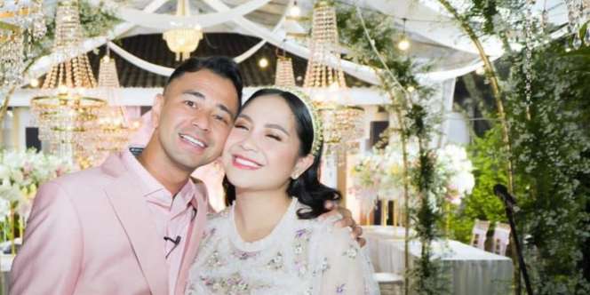 Raffi Ahmad Balas Ledek Nagita Slavina Saat Melenggok di Catwalk JFW 2023