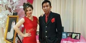 Masih Ingat Fanny Fadila `Ucup Bajaj Bajuri`? Paras Istrinya Cantik Banget, Ini Potretnya