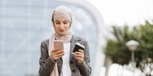 Sering Dibiarkan, 5 Tanda Terlalu Lama Menatap Gadget