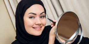 Tak Perlu Digambar, Begini Trik Praktis Istri Dedy Corbuzier Membuat Wing Eyeliner
