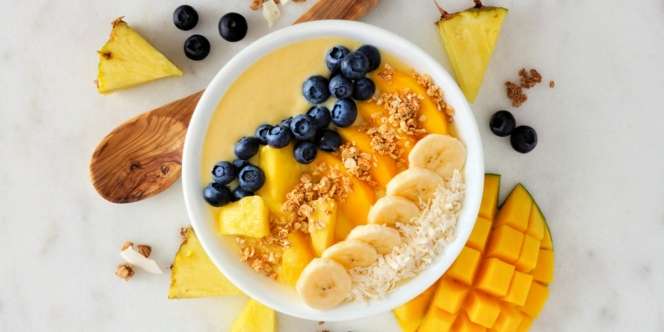 Resep Mango Smoothies Bowl Kaya Serat dan Mengenyangkan
