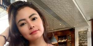 Ingat Model Vitalia Shesya? Lama Tak Tersorot Kini Penampilannya Menawan meski Makeup Seram