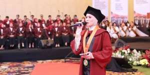 Potret Mulan Jameela Wisuda S1, Ruangan Seketika Berubah Seperti Konser