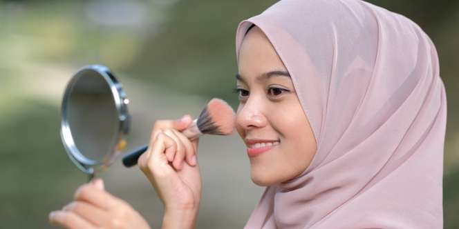 Gunakan 3 Produk Ini Sebelum Merias Wajah Agar Riasan Tahan Lama