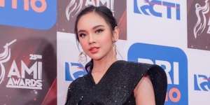Tutorial Cherry Lips 'Gemas' Karya MUA Fauzia Hanum di Bibir Lyodra