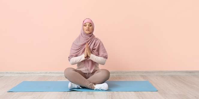 Hilangkan Stres dan Tenangkan Diri dengan 3 Gerakan Yoga Ini