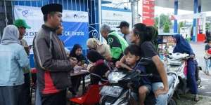 Baksos Milad ke-18 Unik LAZ Al Azhar, Ganti Oli Gratis dengan Mekanik dari Santri RGI