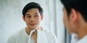 4 Kandungan Skincare Pria yang Mampu Atasi Jerawat