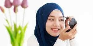 Tampil Natural dengan Alis yang Bold dalam 2 Langkah