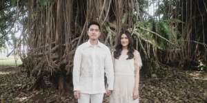 Pesona Erina Gudono, Calon Menantu Jokowi Tampil Serba Putih di Sesi Foto Prewedding