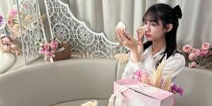 10 Potret Selebgram Cantik Bak Barbie Karena Makeup, Sulit Dipercaya Aslinya Ternyata...