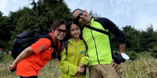 6 Potret Terbaru Hanna Putri Kasino Warkop DKI, Kini Jualan Kue