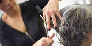 Arti Mimpi Potong Rambut Menurut Primbon Jawa, Benarkah Pertanda Bahaya?
