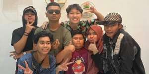 Momen Langka 7 Sosok Viral di Medsos Kumpul Bareng