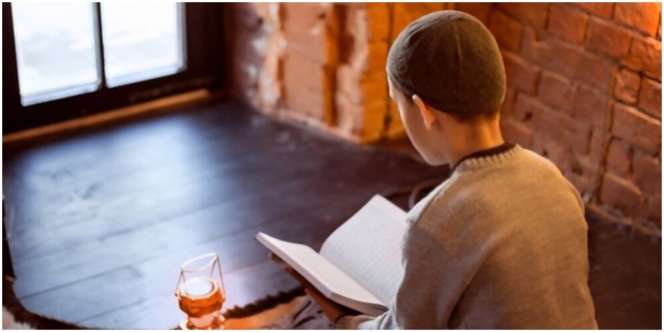 7 Manfaat Bacaan Surat Yasin yang Diamalkan Setiap Malam Jumat, Bisa Terhindar dari Siksa Kubur