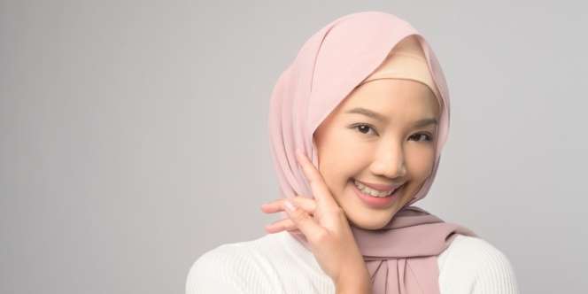 Trik Bikin Rahang Tegas dan Wajah Tirus Seperti Supermodel dengan Teknik Kontur