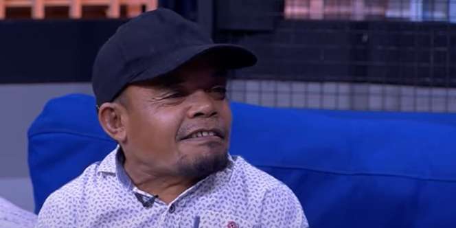 Awalnya Minder, Begini Perjalanan Cinta Bak FTV Ucok Baba dan Istri