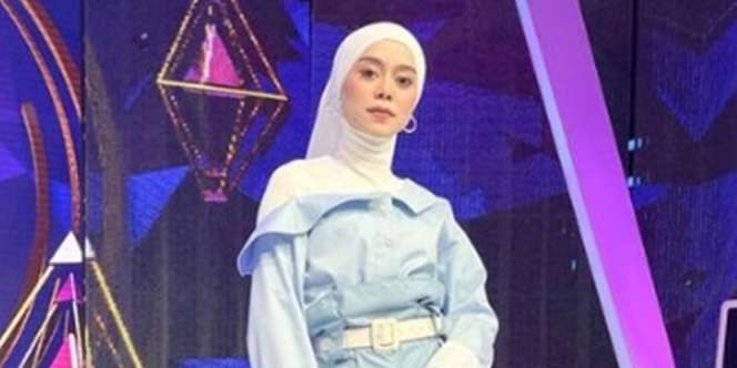 Potret Lesti Kejora Mulai Aktif Dalami Agama, Ikut Pengajian Bareng Teman-teman Artis