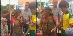 Potret Wanita Dayak Beraksi Obati Tangan Bengkok, Lakukan Ritual Sambil Joget, Endingnya Bikin Syok!