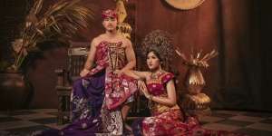 Pesona Kaesang dan Erina Berbalut Pakaian Adat Bali Kala Foto Prewedding