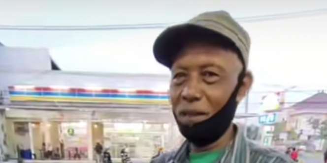 Perjuangan Kakek Mencari Nafkah, Keliling Jual Mainan dari Pagi hingga Malam