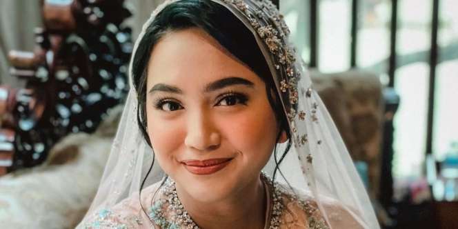 Minta Riasan Simple ke MUA, Rachel Amanda Tampil Manis dan Elegan di Hari Pernikahan