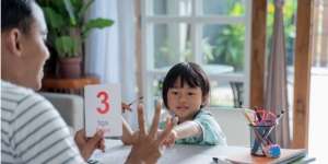 Ungkapan yang Sebaiknya Tak Dilontarkan Saat Anak Belajar Matematika