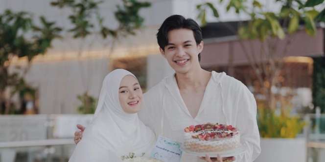 Beri Hadiah Spesial, 5 Momen Rey Mbayang Beri Kejutan Ultah ke Dinda Hauw Bikin Baper