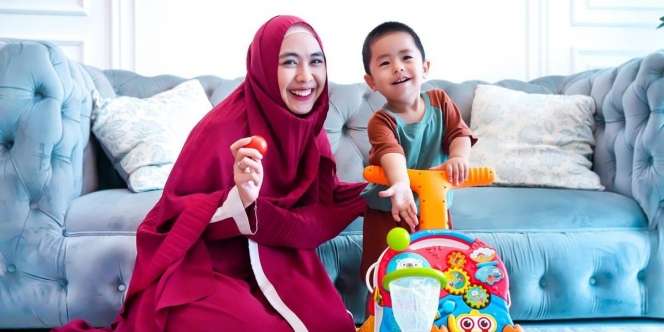 Sang Anak Jalani Pengobatan Stem Cell, Oki Setiana Dewi: Ini Ikhtiar Kami