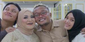 Potret Pertemuan Nathalie Holscher dan Putri Delina di Ulang Tahun Sule, Momen Cium Tangan Disorot